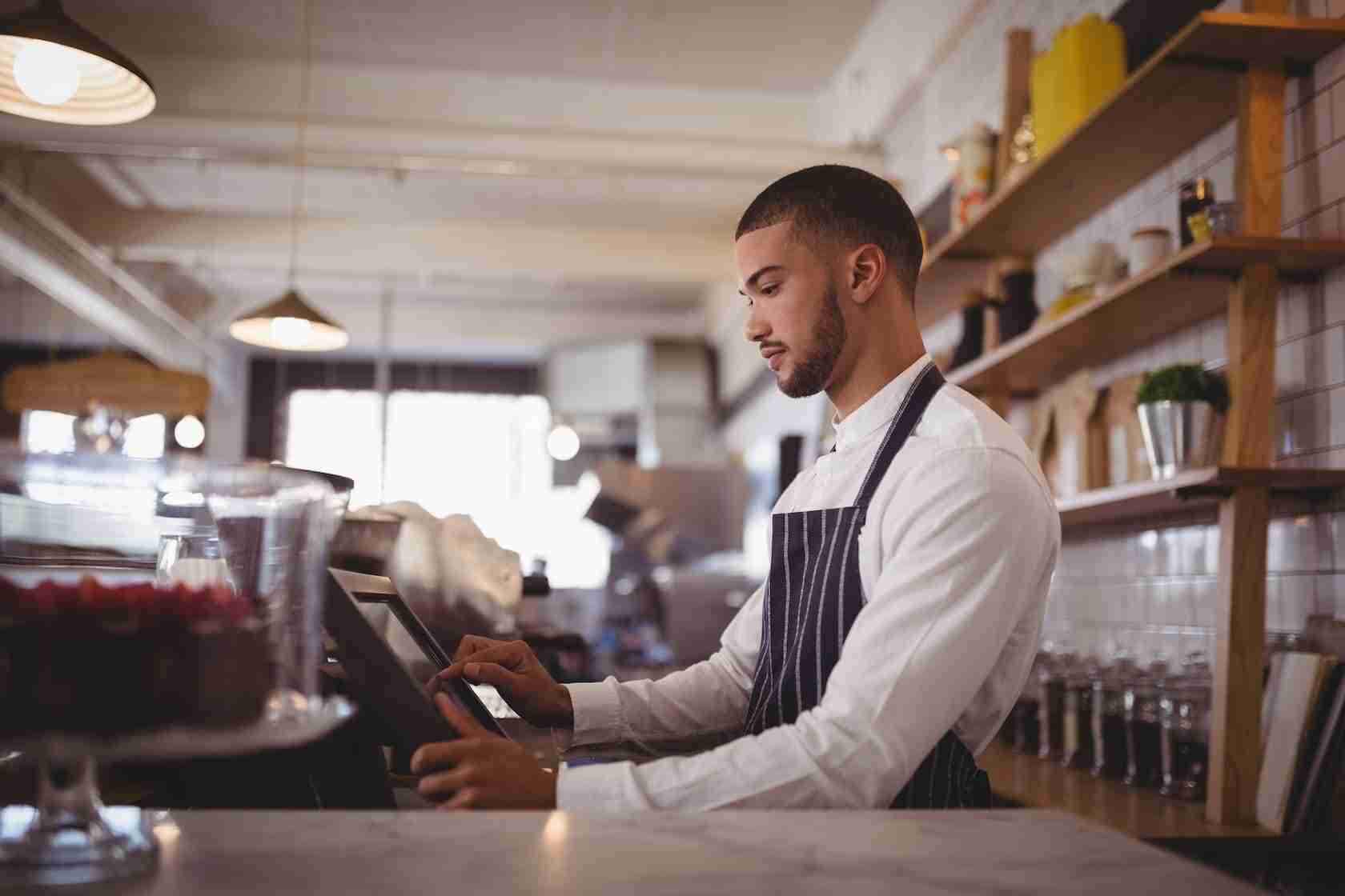 Cafés et Restaurants : les obligations de tenir une caisse